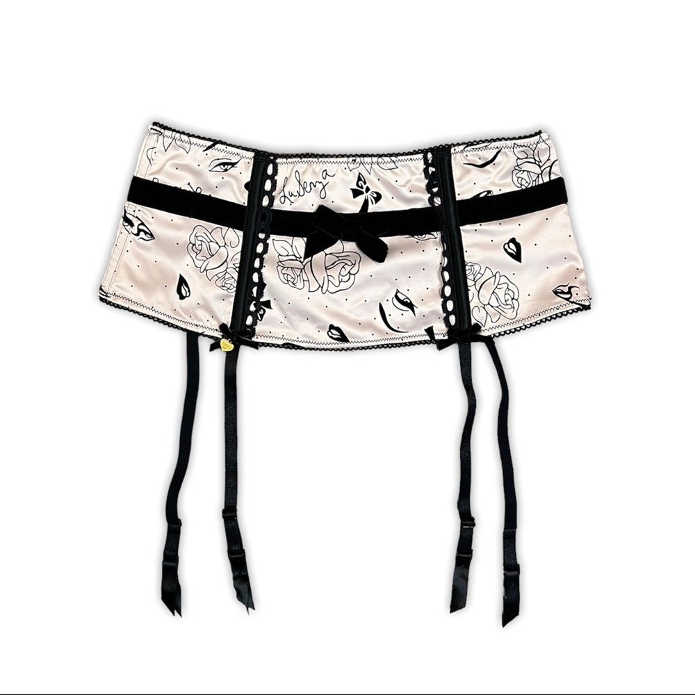 La Senza beautiful satin velvet printed garter belt